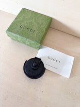 Carica l&#39;immagine nel visualizzatore di Gallery, Gucci Porta AirTag Pelle Nero
