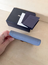 Carica l'immagine nel visualizzatore di Gallery, Prada Portafoglio Compact Piatto Con Zip Esterna
