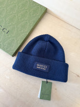 Carica l'immagine nel visualizzatore di Gallery, Gucci Cappello Targhetta Logo Blu
