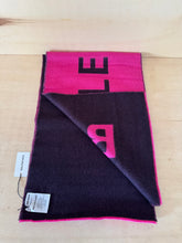 Carica l&#39;immagine nel visualizzatore di Gallery, Balenciaga Sciarpa Magenta Scritta Logo
