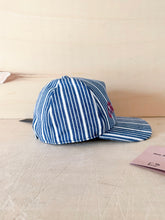 Carica l'immagine nel visualizzatore di Gallery, Miu Miu Cappello Da Baseball In Denim Righe Blu &amp; Bianche Scritta Ricamata
