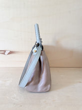 Carica l&#39;immagine nel visualizzatore di Gallery, Fendi Peekaboo Selleria Limited Edition Bicolor Small
