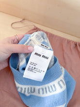 Carica l'immagine nel visualizzatore di Gallery, Miu Miu Basco Lana &amp; Cashmere Azzurro/Bianco
