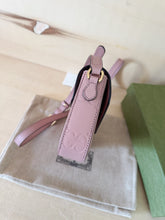 Carica l&#39;immagine nel visualizzatore di Gallery, Gucci Borsa Gilbert GG Jumbo Color Rosa Antico
