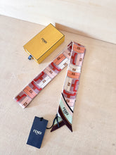 Carica l'immagine nel visualizzatore di Gallery, Fendi Twilly Stampa Baguette Rosa

