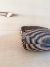 Carica l&#39;immagine nel visualizzatore di Gallery, Fendi Chef Limited Edition FF Traforate Marrone
