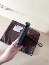 Carica l&#39;immagine nel visualizzatore di Gallery, Gucci Swing Pochette Nera
