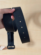 Carica l'immagine nel visualizzatore di Gallery, Gucci Cintura GG Rubber Nera
