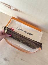 Carica l&#39;immagine nel visualizzatore di Gallery, Louis Vuitton Borsa Pochette Accessoires NM
