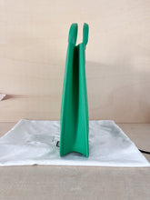 Carica l'immagine nel visualizzatore di Gallery, Gucci Tote Bag In Gomma Verde
