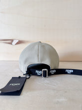 Carica l&#39;immagine nel visualizzatore di Gallery, Fendi Cappellino Stampa Floreale Limited Edition
