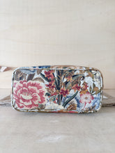 Carica l&#39;immagine nel visualizzatore di Gallery, Gucci Shopper Tote Small GG Supreme Flora
