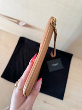 Carica l&#39;immagine nel visualizzatore di Gallery, Saint Laurent Clutch Rive Gauche
