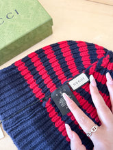 Carica l&#39;immagine nel visualizzatore di Gallery, Gucci Cappellino In Lana Con Dettaglio Ape
