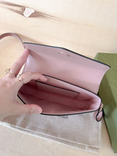 Carica l&#39;immagine nel visualizzatore di Gallery, Gucci Borsa Gilbert GG Jumbo Color Rosa Antico
