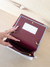 Carica l&#39;immagine nel visualizzatore di Gallery, Gucci GG Marmont Wallet On Chain Bicolor

