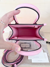 Carica l&#39;immagine nel visualizzatore di Gallery, Gucci Borsa Mini Verticale Rosa Limited Bananya
