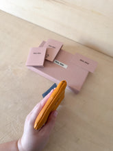 Carica l'immagine nel visualizzatore di Gallery, Miu Miu Bustina Softy Color Melograno
