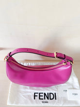 Carica l&#39;immagine nel visualizzatore di Gallery, Fendi Borsa Fendigraphy Small Color Magenta
