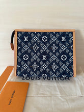 Carica l&#39;immagine nel visualizzatore di Gallery, Louis Vuitton Pochette Toilette Limited Edition 1854 Blue
