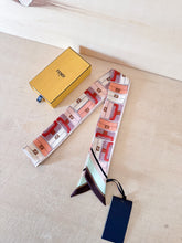 Carica l'immagine nel visualizzatore di Gallery, Fendi Twilly Stampa Baguette Rosa
