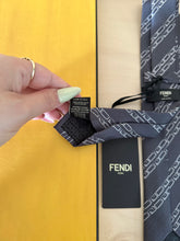 Carica l&#39;immagine nel visualizzatore di Gallery, Fendi cravatta limited FF Forever
