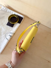 Carica l&#39;immagine nel visualizzatore di Gallery, Prada Borsa Mini Cleo Gialla
