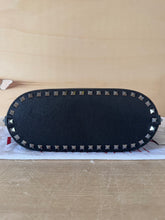 Carica l'immagine nel visualizzatore di Gallery, Valentino Borsa Shopping Piccola Rockstud In Vitello Granato

