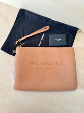 Carica l&#39;immagine nel visualizzatore di Gallery, Saint Laurent Clutch Rive Gauche
