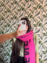 Carica l&#39;immagine nel visualizzatore di Gallery, Balenciaga Sciarpa Magenta Scritta Logo
