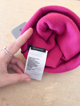 Carica l'immagine nel visualizzatore di Gallery, Balenciaga Cappellino Invernale Logo
