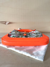 Carica l&#39;immagine nel visualizzatore di Gallery, Gucci Jackie 1961 Arancione Fluo
