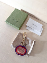 Carica l&#39;immagine nel visualizzatore di Gallery, Gucci Portachiavi Logo GG
