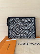 Carica l&#39;immagine nel visualizzatore di Gallery, Louis Vuitton Pochette Toilette Limited Edition 1854 Grey
