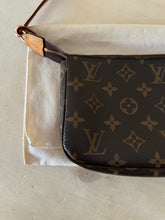 Carica l&#39;immagine nel visualizzatore di Gallery, Louis Vuitton Borsa Pochette Accessoires NM
