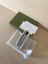 Carica l&#39;immagine nel visualizzatore di Gallery, Gucci Portafoglio Compact GG Supreme Limited Funghetto
