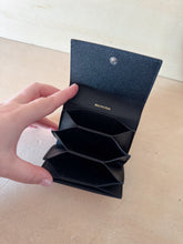 Carica l'immagine nel visualizzatore di Gallery, Balenciaga Portacarte Ville Accordion Nero
