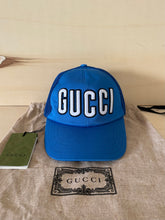 Carica l&#39;immagine nel visualizzatore di Gallery, Gucci cappellino limited edition scritta logo
