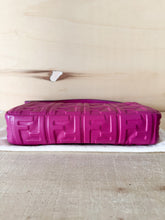 Carica l'immagine nel visualizzatore di Gallery, Fendi Baguette Media Color Lampone
