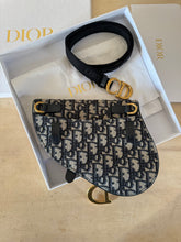 Carica l&#39;immagine nel visualizzatore di Gallery, Dior Marsupio Saddle Oblique Blu
