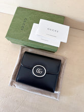 Carica l'immagine nel visualizzatore di Gallery, Gucci Portafoglio Petite GG Compact Nero
