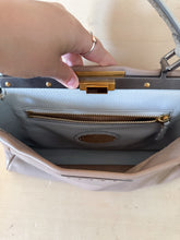 Carica l&#39;immagine nel visualizzatore di Gallery, Fendi Peekaboo Selleria Limited Edition Bicolor Small
