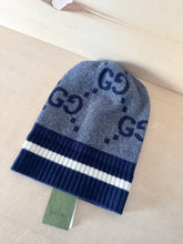 Carica l&#39;immagine nel visualizzatore di Gallery, Gucci Cappellino Cashmere GG Jumbo Blu &amp; Bianco
