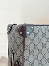 Carica l&#39;immagine nel visualizzatore di Gallery, Gucci Borsa Globe Trotter GG Supreme
