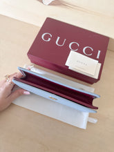 Carica l&#39;immagine nel visualizzatore di Gallery, Gucci GG Marmont Wallet On Chain Bicolor
