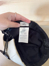 Carica l&#39;immagine nel visualizzatore di Gallery, Fendi Cappellino Stampa Floreale Limited Edition
