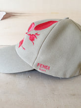 Carica l&#39;immagine nel visualizzatore di Gallery, Fendi Cappellino Stampa Floreale Limited Edition
