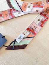 Carica l'immagine nel visualizzatore di Gallery, Fendi Twilly Stampa Baguette Rosa
