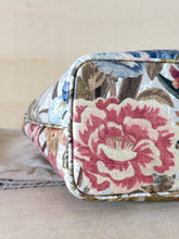 Carica l&#39;immagine nel visualizzatore di Gallery, Gucci Shopper Tote Small GG Supreme Flora
