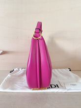 Carica l&#39;immagine nel visualizzatore di Gallery, Fendi Borsa Fendigraphy Small Color Magenta
